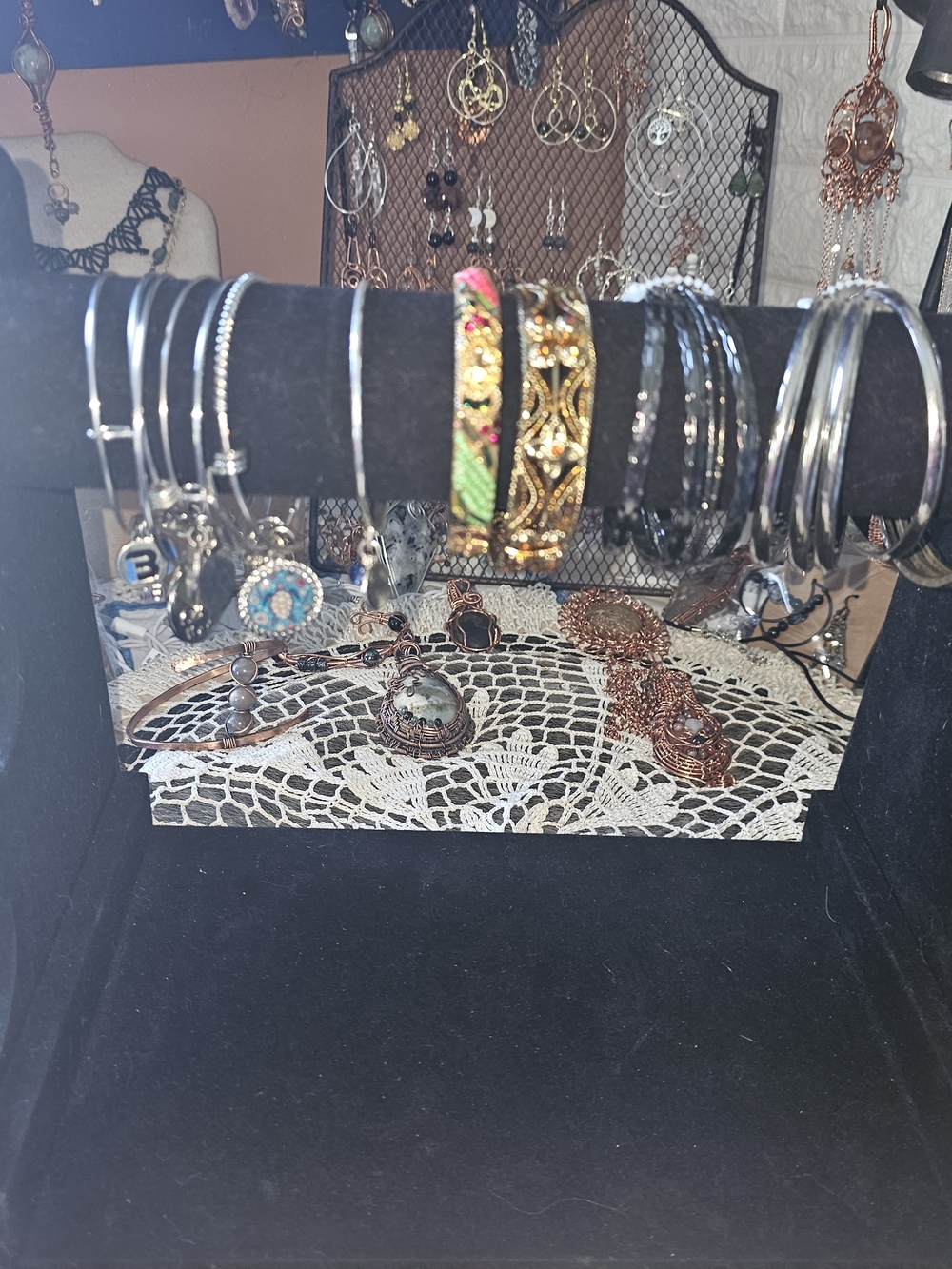 Sey Of 12 Variety  Bangle Bracelets Great For Resale(121)